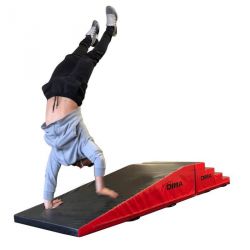 RAMPE ET ESCALIER DEPLACEMENT SUR LES MAINS